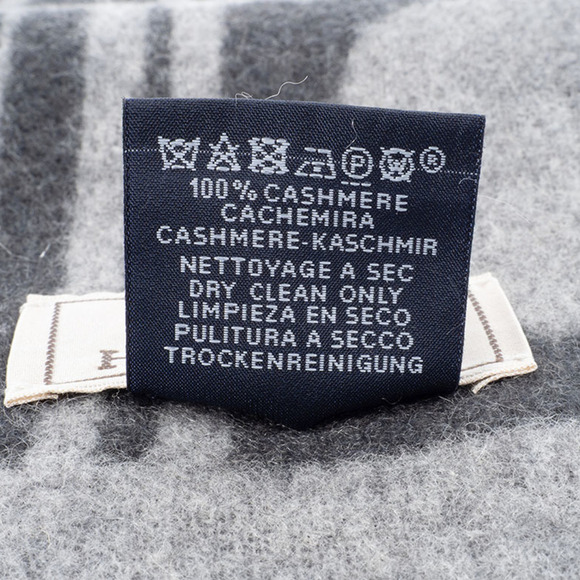 HERMES Gray Scarf - Picture 5 of 7